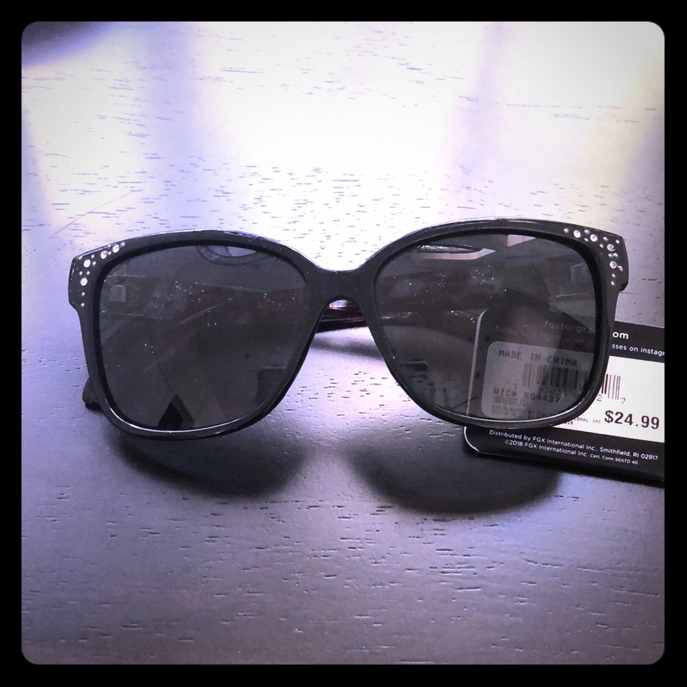 NWT! Foster Grant Sunglasses 🕶
